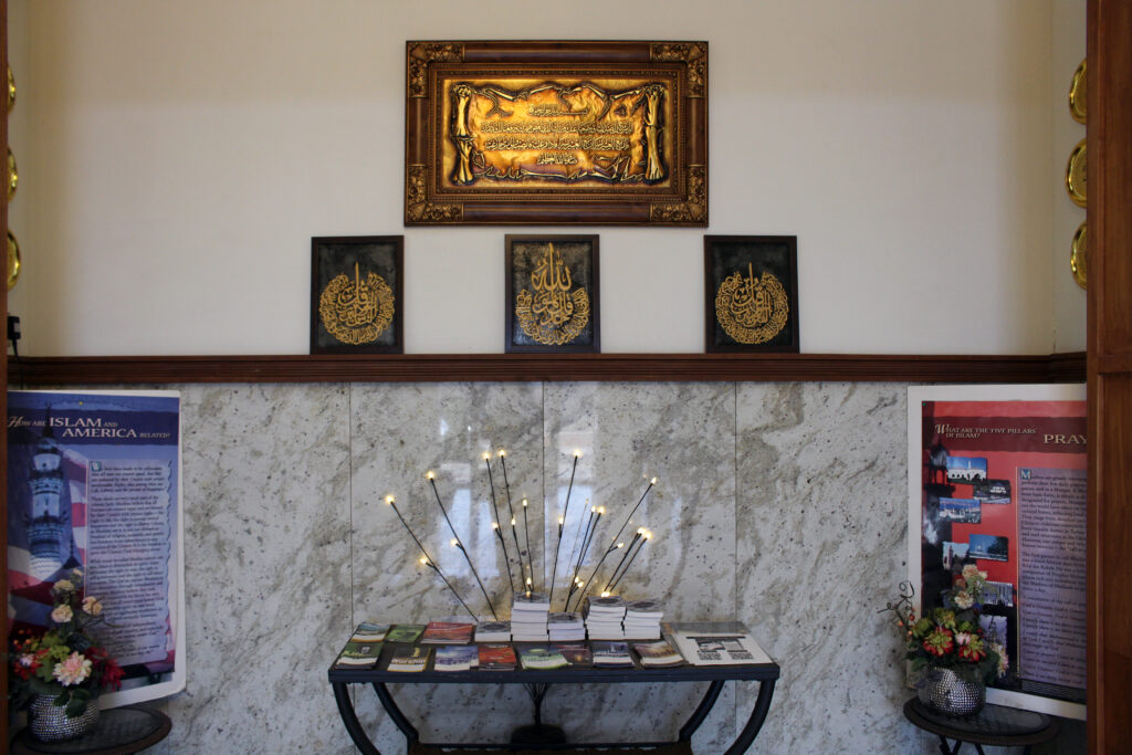 entrance-decor-pamphlets-1024x683