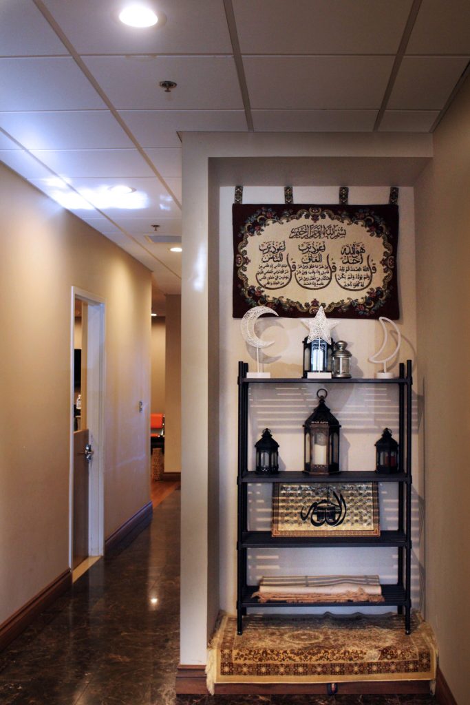 womens-common-area-entrance-scaled